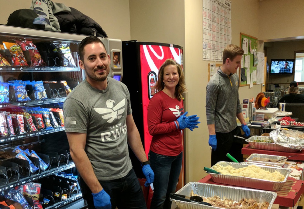 Veterans serving Veterans Holiday Meal